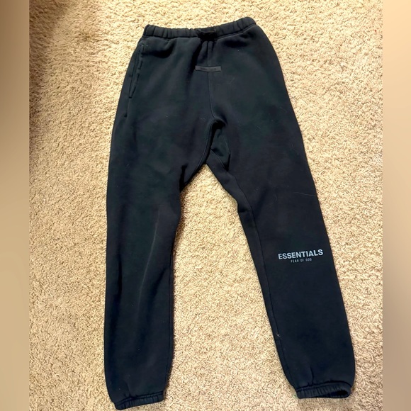 ESSENTIAL FOG - Picture 1 of 1